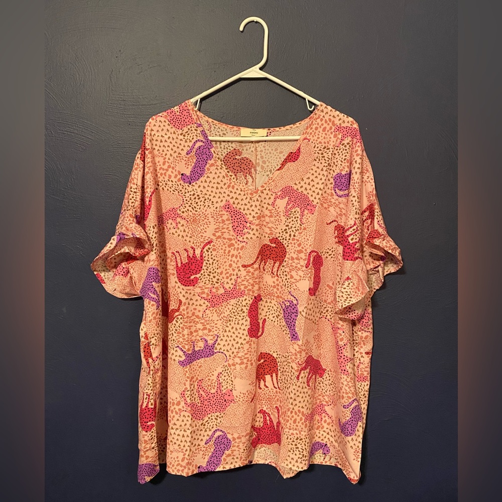 Entro Leopard Print V-Neck Short Sleeved Top Size 1X - Oversized (Fits 2X)